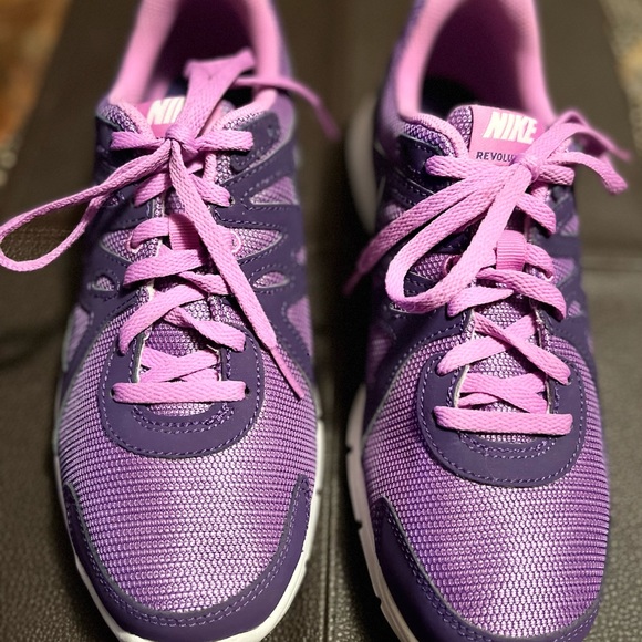 Nike Revolution 2 Ladies Running Shoes in Purple- BRAND NEW - Picture 4 of 10